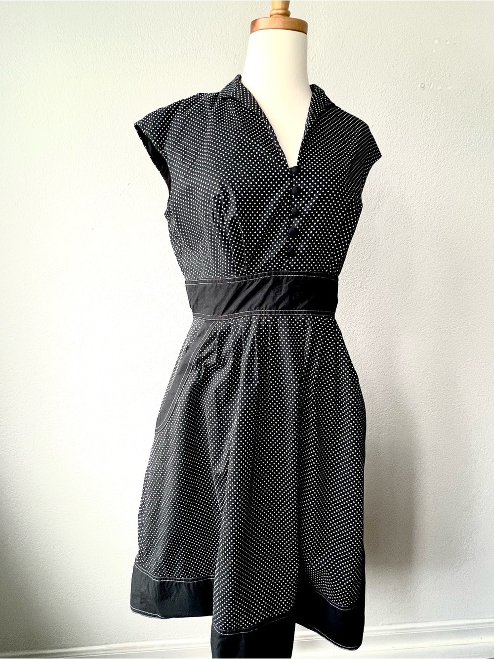 Black and White Polka Dot Midi Dress with Pockets